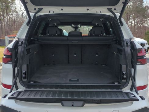 Used 2026 BMW X5 xDrive40i w/ M Sport Package image 32
