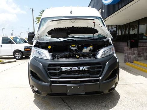 Used 2025 RAM ProMaster 2500 w/ Safety Group FWD image 8