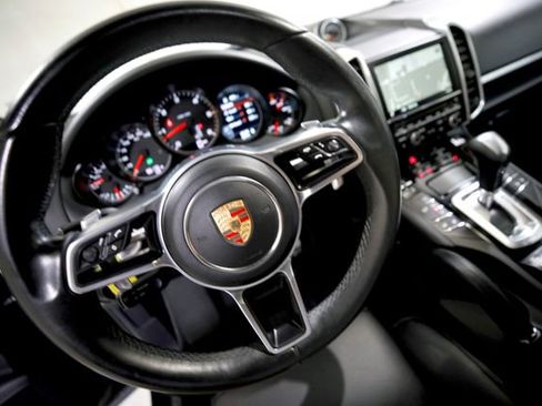 Used 2015 Porsche Cayenne Diesel AWD/4WD image 7