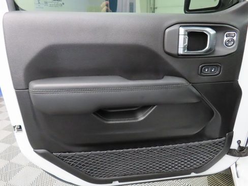 Used 2023 Jeep Wrangler Unlimited Sahara image 55