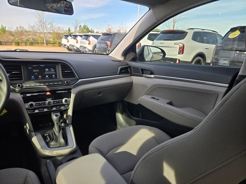 Used 2020 Hyundai Elantra SEL w/ Cargo Package (C1) image 11