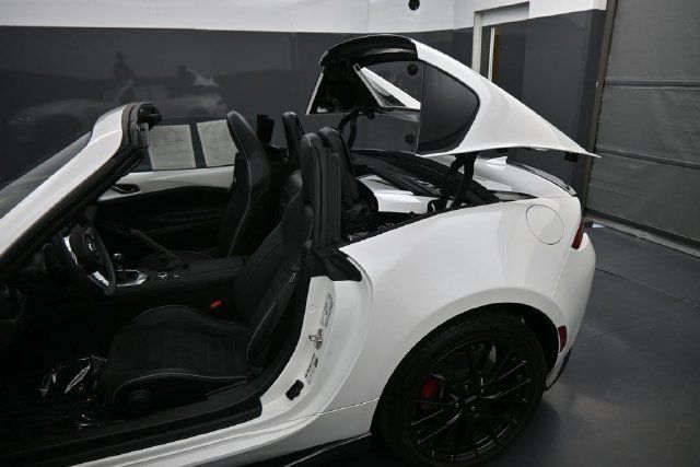 Certified 2025 MAZDA MX-5 Miata RF Club RWD image 9