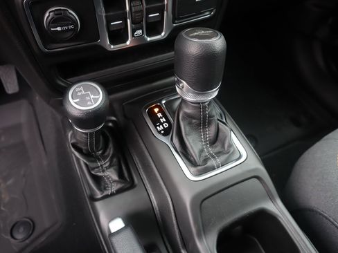 New 2026 Jeep Gladiator Sport AWD/4WD image 8