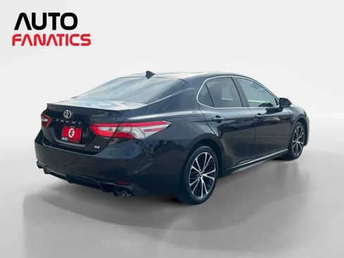 Used 2019 Toyota Camry SE w/ Convenience Package FWD image 5