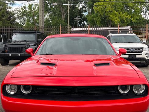 Used 2018 Dodge Challenger SXT w/ Blacktop Package RWD image 14