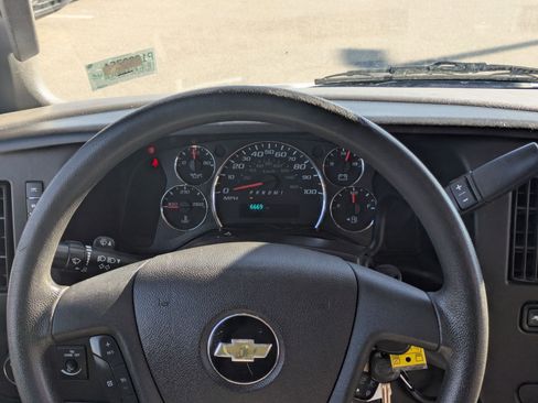 Used 2020 Chevrolet Express 3500 LT w/ LT Preferred Equipment Group image 19