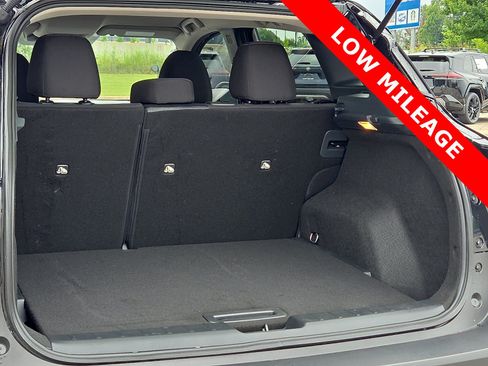 Used 2025 Nissan Kicks SV FWD image 9