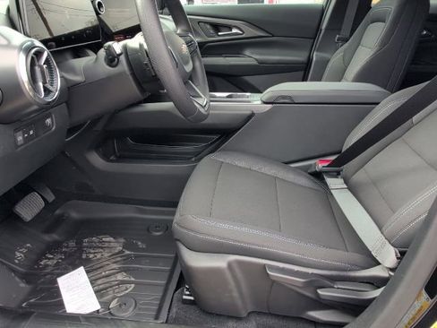 New 2026 Chevrolet Equinox EV LT image 11