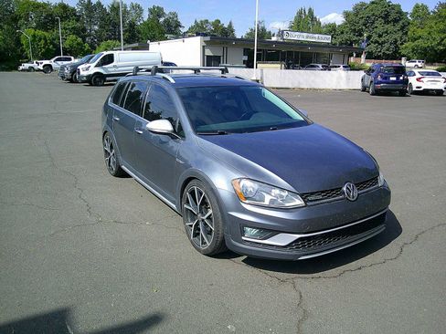 Used 2017 Volkswagen Golf Alltrack S AWD/4WD image 6