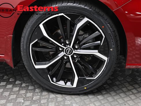 Used 2024 Nissan Altima 2.5 SR w/ SR Premium Package FWD image 30