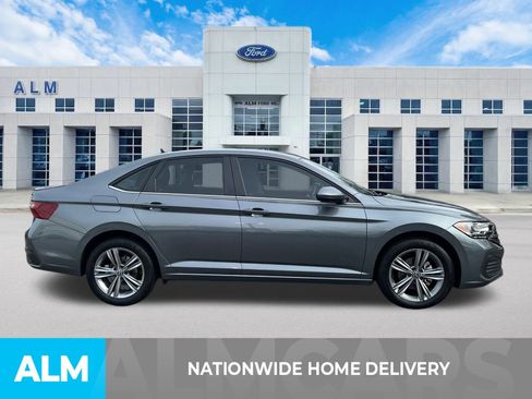 Used 2023 Volkswagen Jetta SE image 5