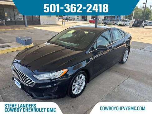 Used 2020 Ford Fusion SE FWD image 1