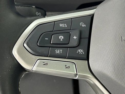 Used 2024 Volkswagen Tiguan SE AWD/4WD image 26