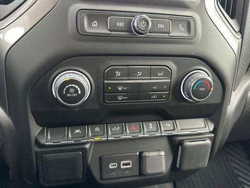 Used 2025 Chevrolet Silverado 1500 Custom image 28