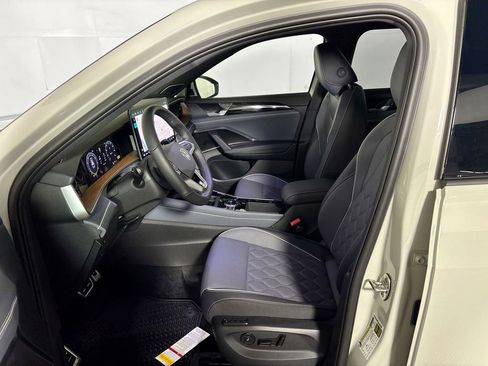 New 2026 Volkswagen Tiguan SEL R-Line image 11