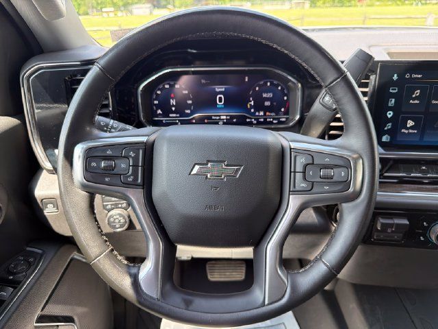 Used 2025 Chevrolet Silverado 1500 RST w/ Z71 Off-Road Package AWD/4WD image 15