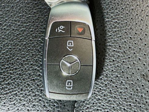 Used 2020 Mercedes-Benz C 300 Sedan image 35
