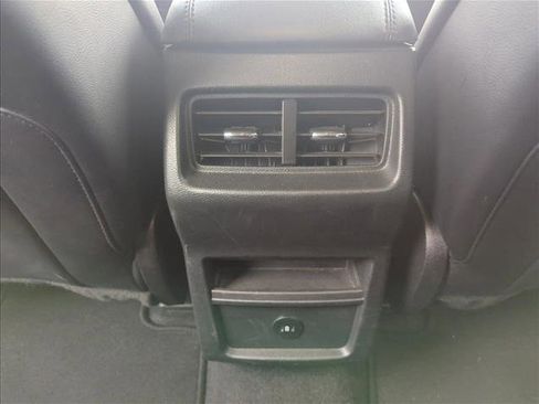 Used 2023 Ford Edge SEL image 16