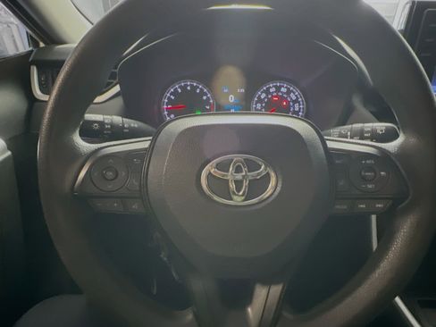 Used 2021 Toyota RAV4 XLE w/ Convenience Package image 18