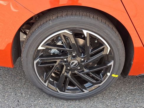 New 2026 Nissan Sentra SR w/ Floor Mat Package FWD image 6