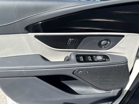 New 2025 Lincoln Nautilus Premier w/ Equipment Group 102A image 8