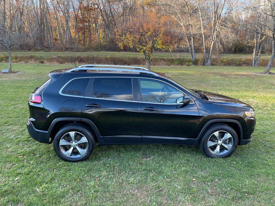 Used 2019 Jeep Cherokee Limited w/ Luxury Group AWD/4WD image 39