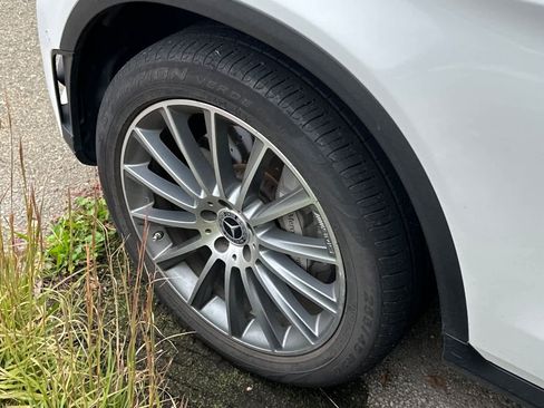 Used 2022 Mercedes-Benz GLC 300 4MATIC image 21