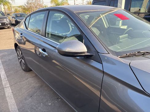 Used 2021 Nissan Altima 2.5 SV image 5