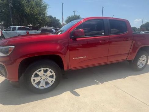 Used 2022 Chevrolet Colorado LT w/ LT Convenience Package AWD/4WD image 4