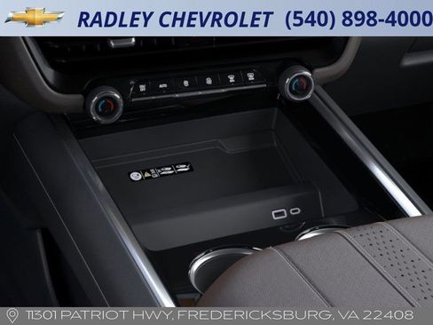 New 2026 Chevrolet Suburban High Country image 23