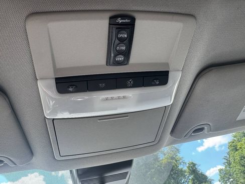 Used 2022 Nissan Altima 2.5 SV FWD image 25