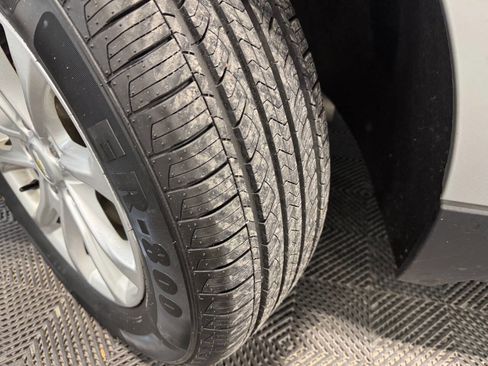 Used 2018 Chevrolet Equinox LT image 45