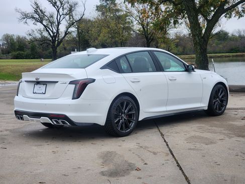 New 2026 Cadillac CT5 V image 4