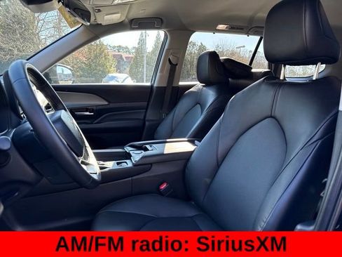 Used 2024 Toyota Grand Highlander XLE image 12