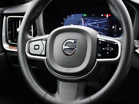 Used 2025 Volvo V60 B5 Cross Country Plus image 20