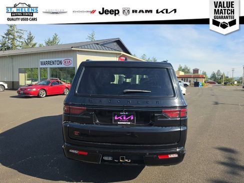 Used 2022 Jeep Wagoneer Series I AWD/4WD image 5