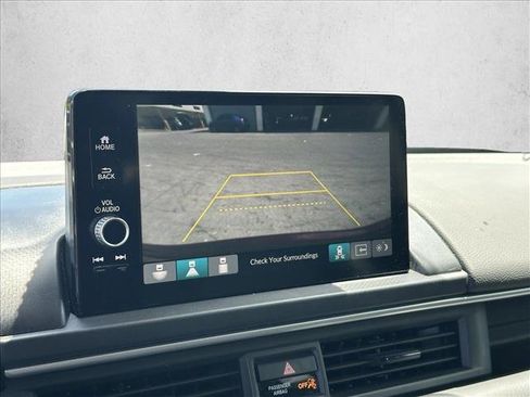 Certified 2023 Honda Pilot Touring image 23