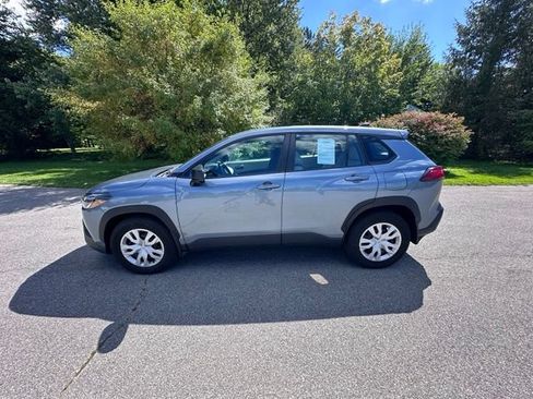 Used 2024 Toyota Corolla Cross L AWD/4WD image 6