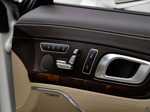 Used 2014 Mercedes-Benz SL 550 image 98