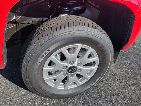 Certified 2025 Toyota Tacoma SR5 image 10