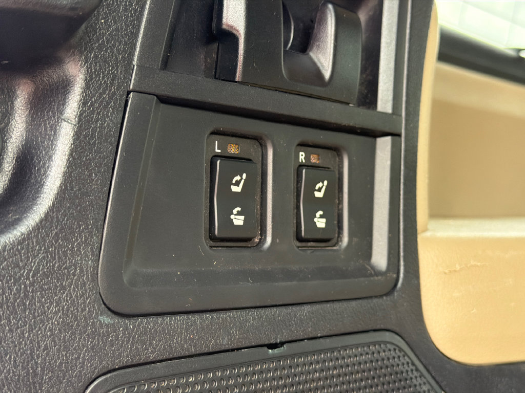 Used 2017 Toyota Sequoia Platinum AWD/4WD image 9