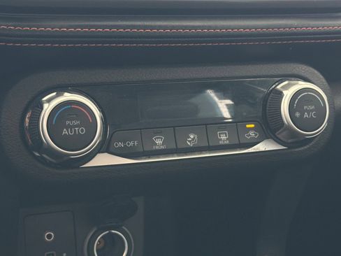 Used 2019 Nissan Kicks SR FWD image 22
