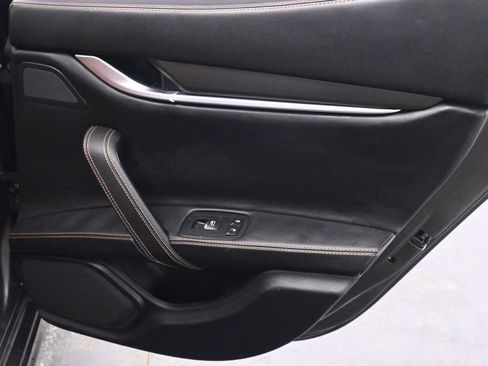 Used 2017 Maserati Ghibli RWD image 19