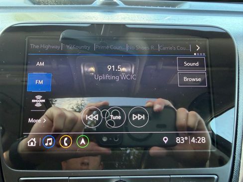 Used 2019 Chevrolet Equinox LT w/ Sun & Navigation Package image 18