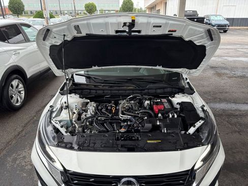 Used 2025 Nissan Altima 2.5 SV FWD image 32