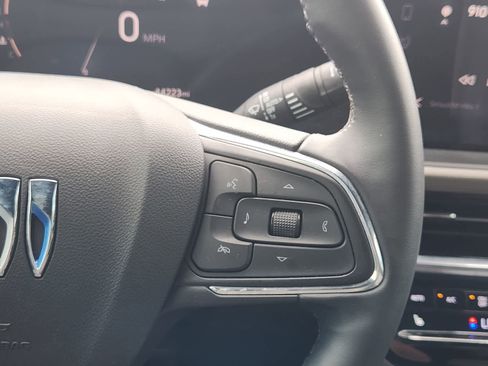 Used 2024 Buick Envista Avenir image 29