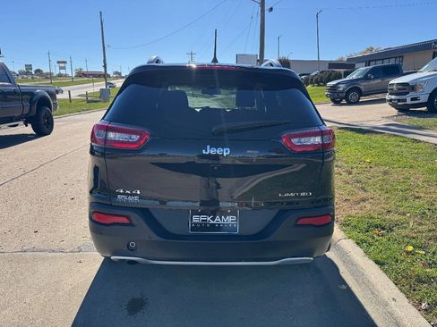 Used 2017 Jeep Cherokee Limited AWD/4WD image 4