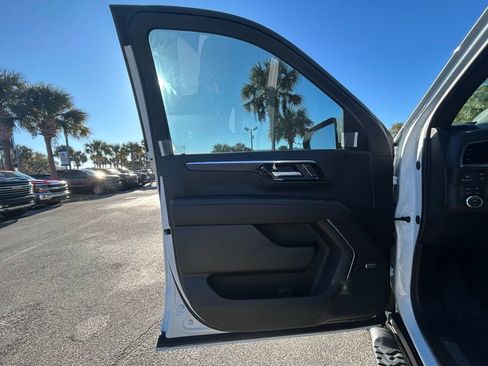 New 2026 Chevrolet Suburban Z71 w/ Z71 Off-Road Package AWD/4WD image 29