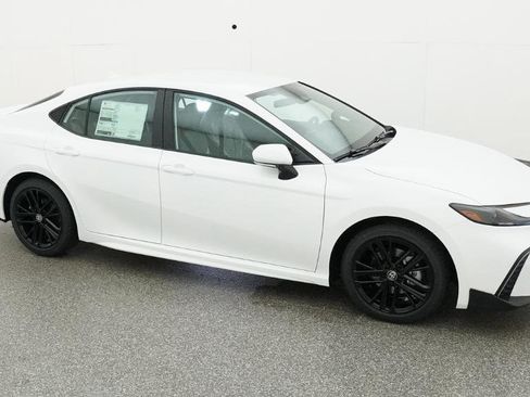 Used 2026 Toyota Camry SE FWD image 45