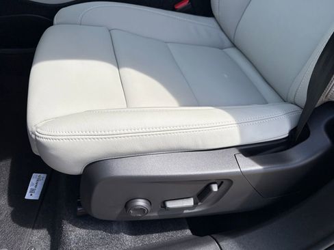 New 2026 Volvo XC40 B5 Ultra w/ Climate Package image 21